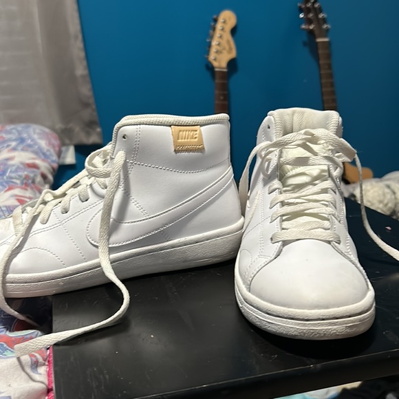 white nike high rise shoes - Picture 2 of 4